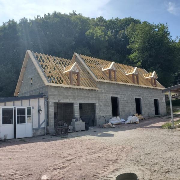 Création d'un charpente par Chesnel Batiment située dans le Calvados