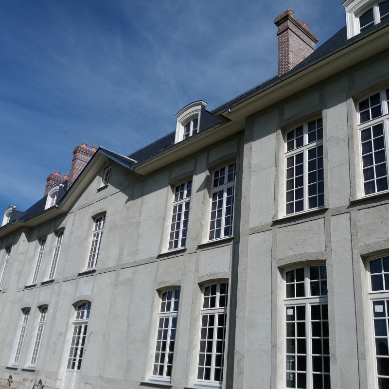 Ravalement de façade sur le château de Guillerville