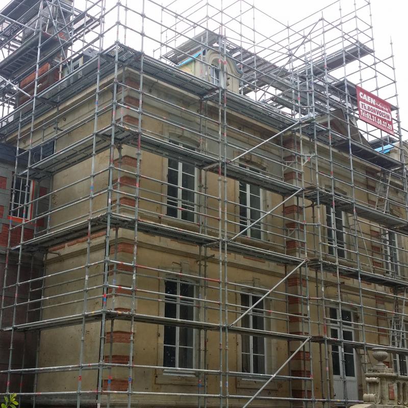 Ravalement de façade sur un chateau près de Bayeux