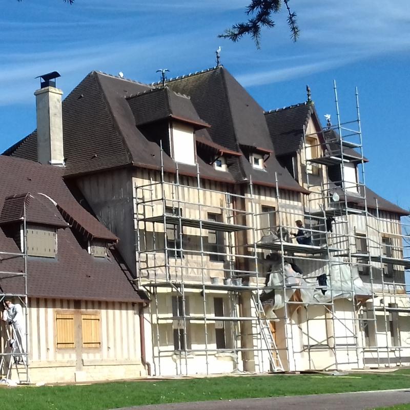 Maçonnerie sur bâtiment ancien à Deauville